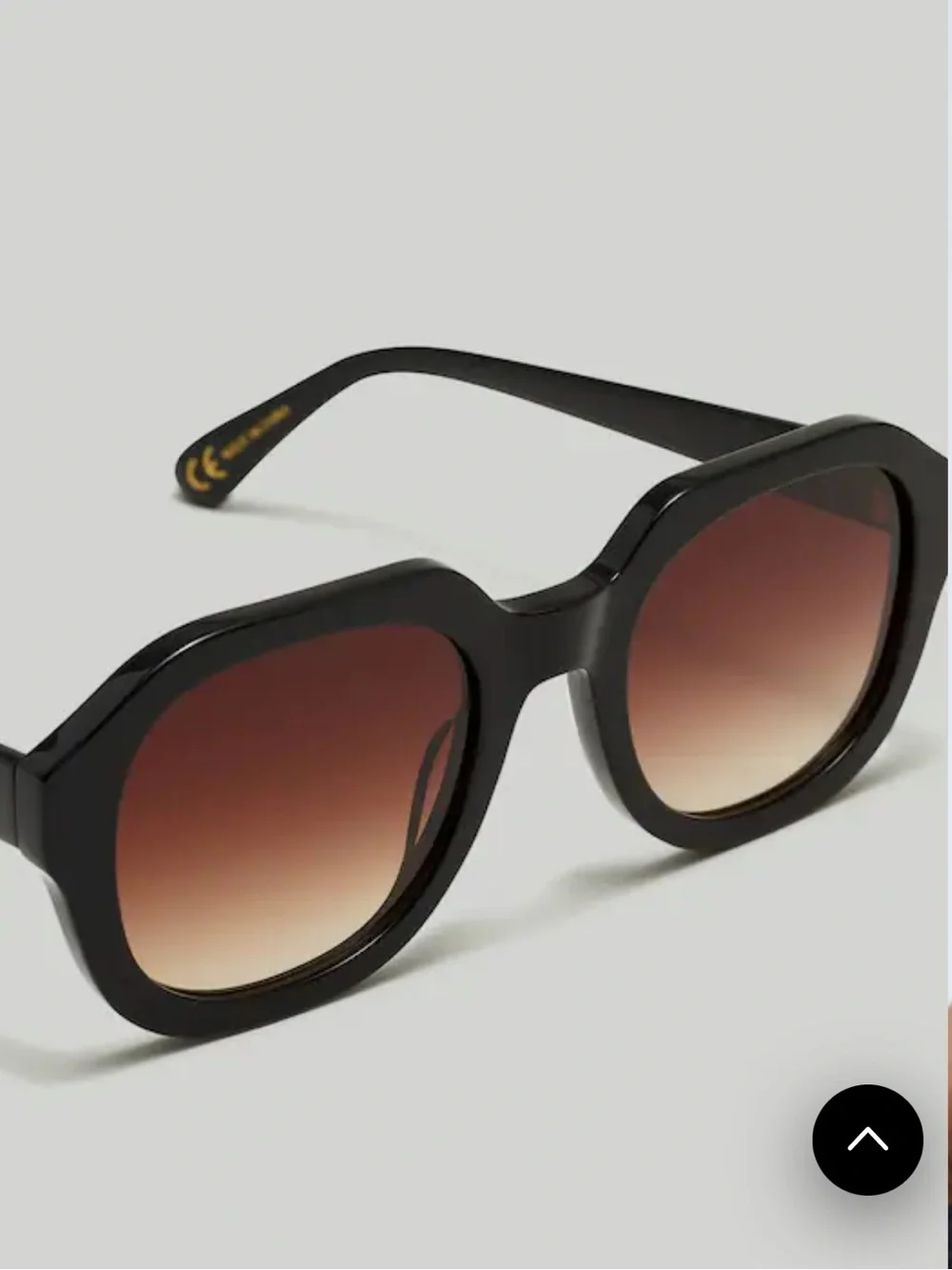Madewell Rakelle Black Frame with Brown Gradient Lenses Round Sunglasses